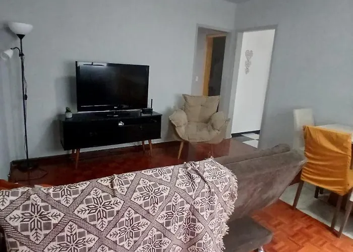 Na Zona Norte De Perto Do Consulado Americano